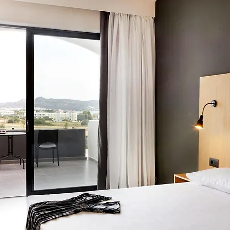 Evita 4* פליראקי