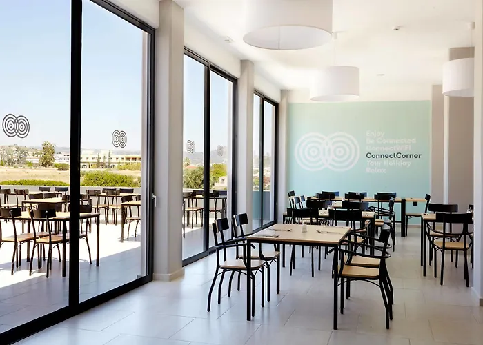 Evita فندق فاليراكي